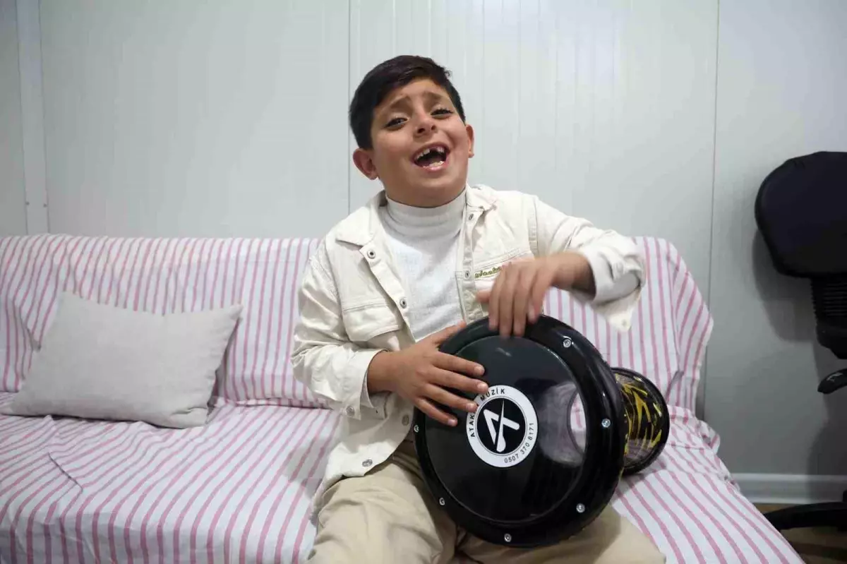 9 Yaşındaki Ahmet’in Müzik Tutkusu