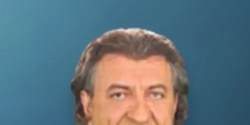 Dışarıda kimliğini bulamıyor!