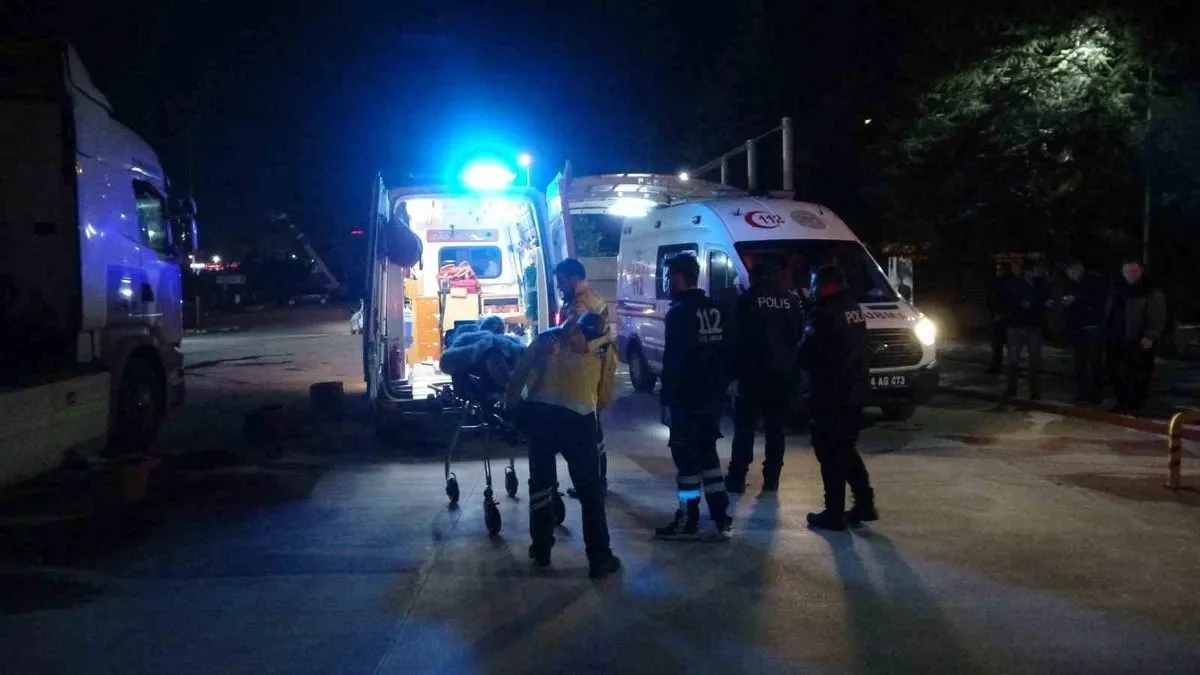 Akaryakıt istasyonunda silahlı kavga! 2 kız kardeş yaralandı